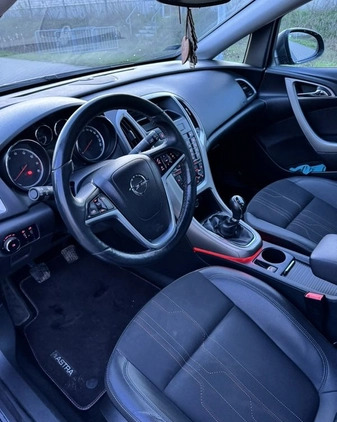 Opel Astra cena 26000 przebieg: 267000, rok produkcji 2012 z Tłuszcz małe 154